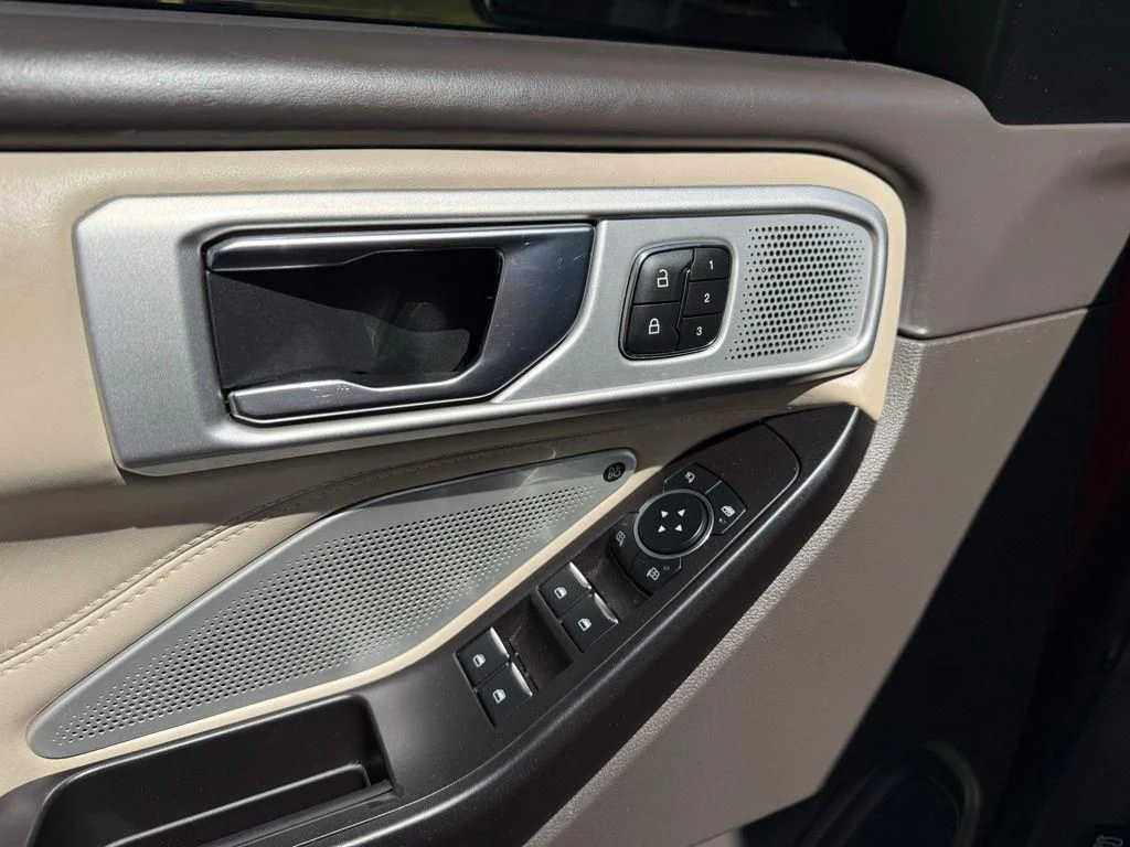 Used 2020 Red Ford Platinum image 13