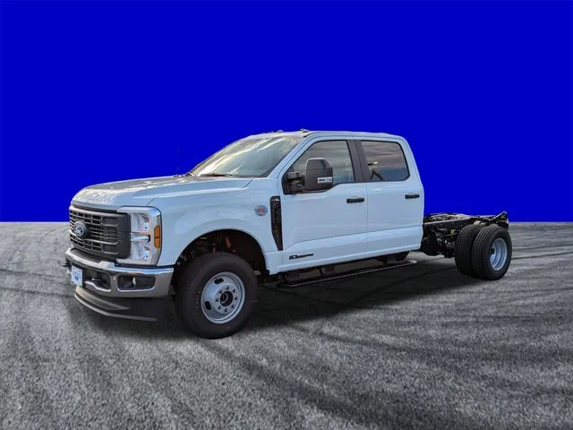 New 2027 Oxford White Ford F-350® XL image 8