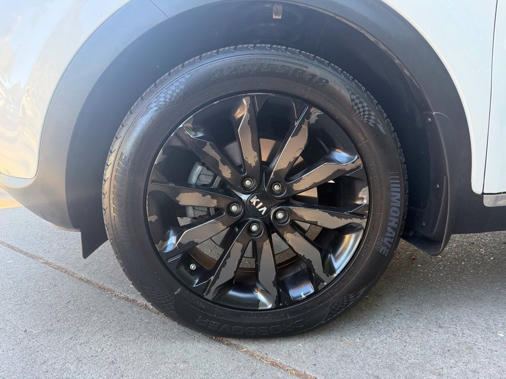 Used 2019 Snow White Pearl Kia EX image 10