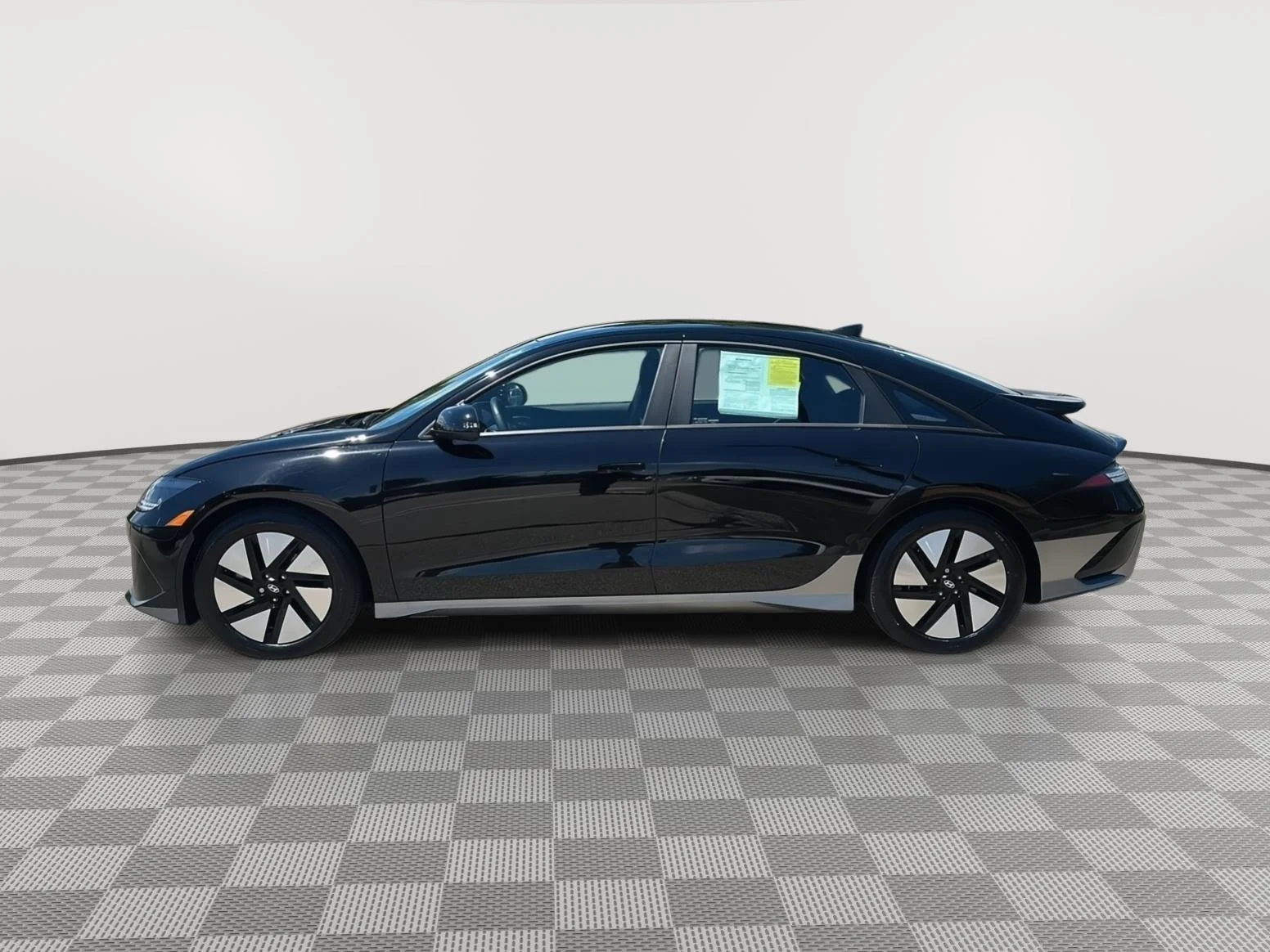 Used 2024 BLACK HYUNDAI SE image 8