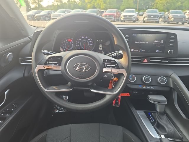Used 2023 Silver Hyundai SE image 16