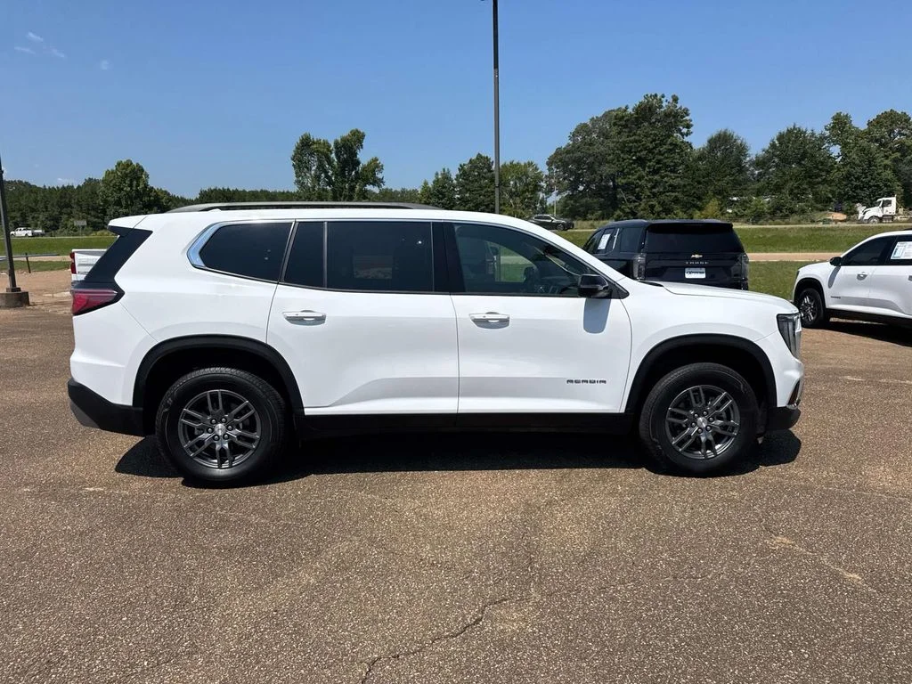 Used 2025 White GMC Elevation image 10
