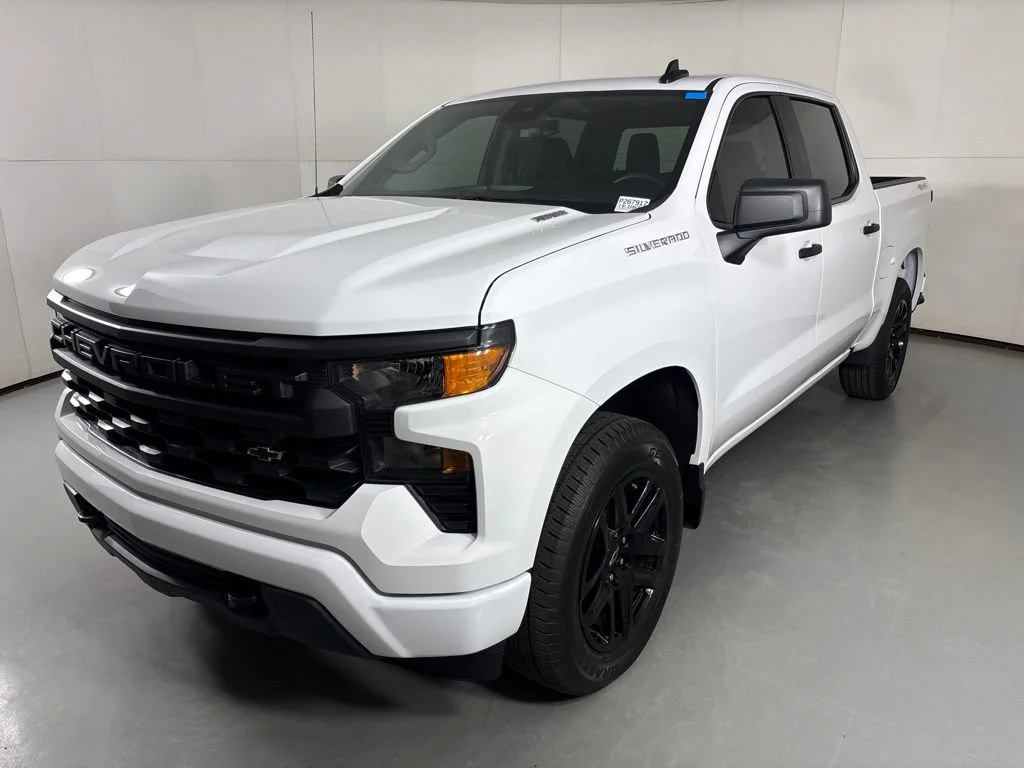 New 2026 Summit White Chevrolet Custom image 5