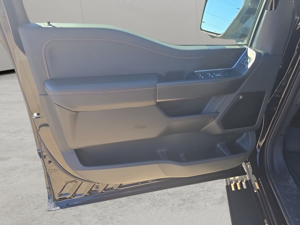 New 2025 Agate Black Metallic Ford Tremor® image 10