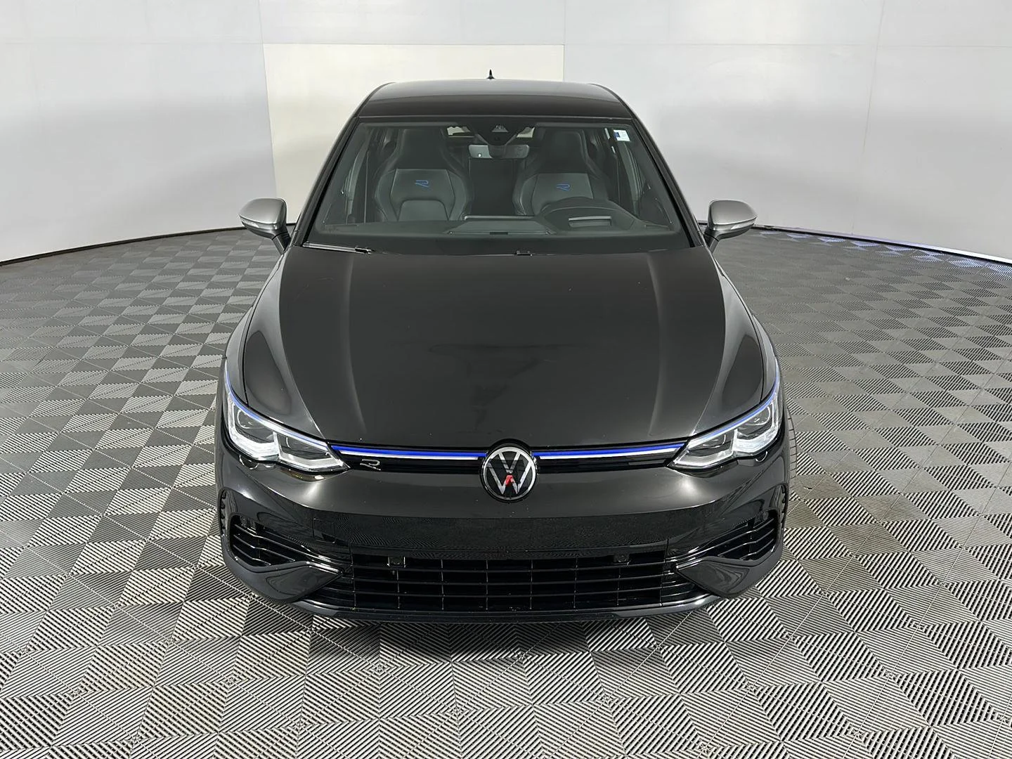 Used 2024 Mythos Black Metallic Volkswagen 4Motion image 2