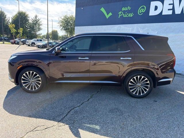 Used 2024 Sierra Burgundy Hyundai Calligraphy image 2