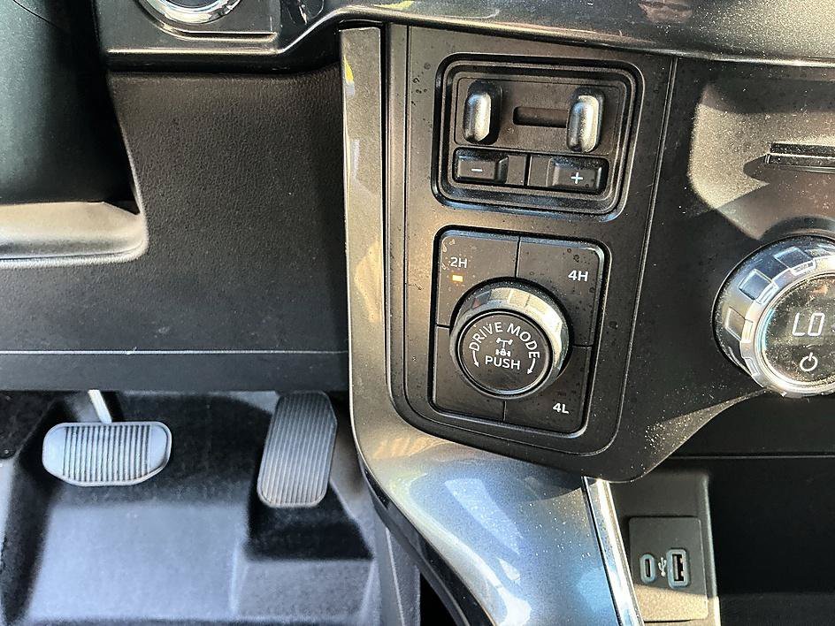 Used 2021 Oxford White Ford XLT image 22