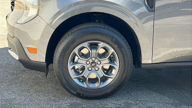 New 2026 Carbonized Gray Metallic Ford XLT image 30