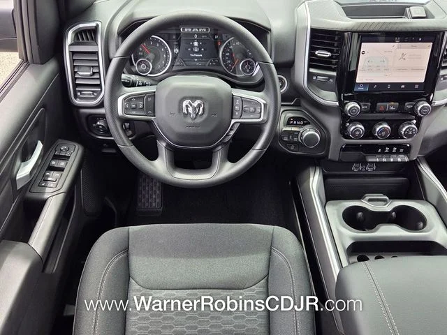 New 2026 Diamond Black Crystal Pearl-Coat Exterior Paint RAM Tradesman image 7