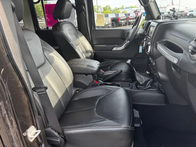 Used 2013 Black Jeep Unlimited Rubicon image 14