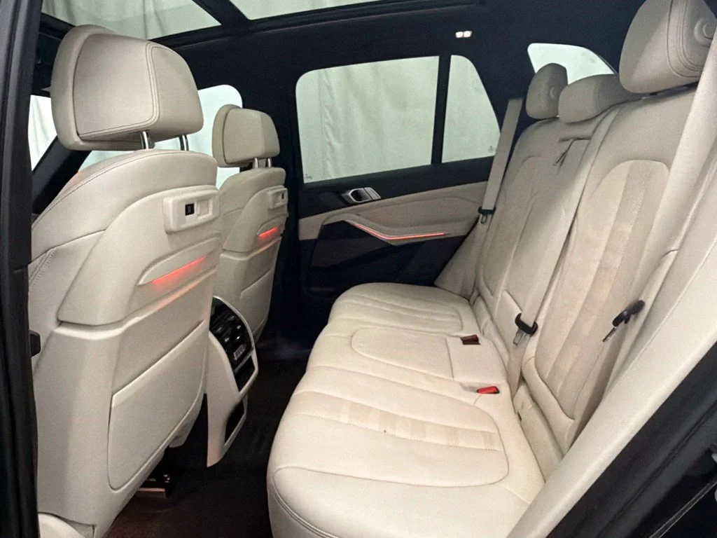 Used 2020 Gray BMW sDrive40i image 21
