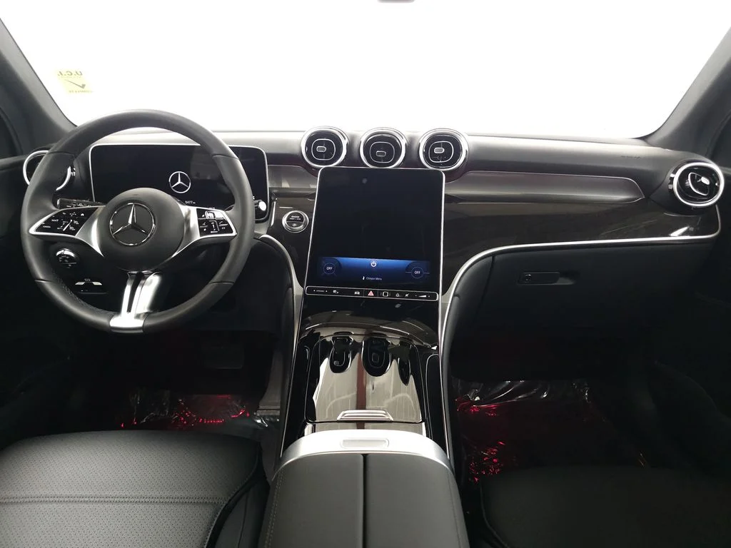Certified Used 2026 Polar White Mercedes-Benz GLC 300 image 22
