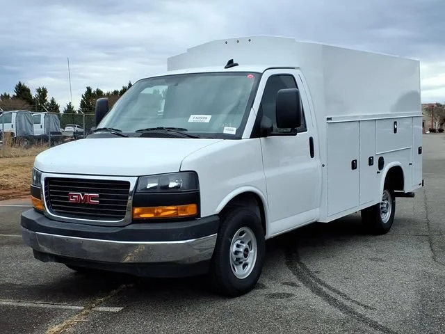 New 2025 Summit White GMC 1WT image 29