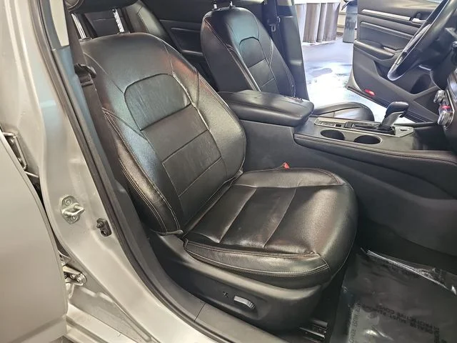 Used 2019 Silver Nissan 2.5 SL image 10