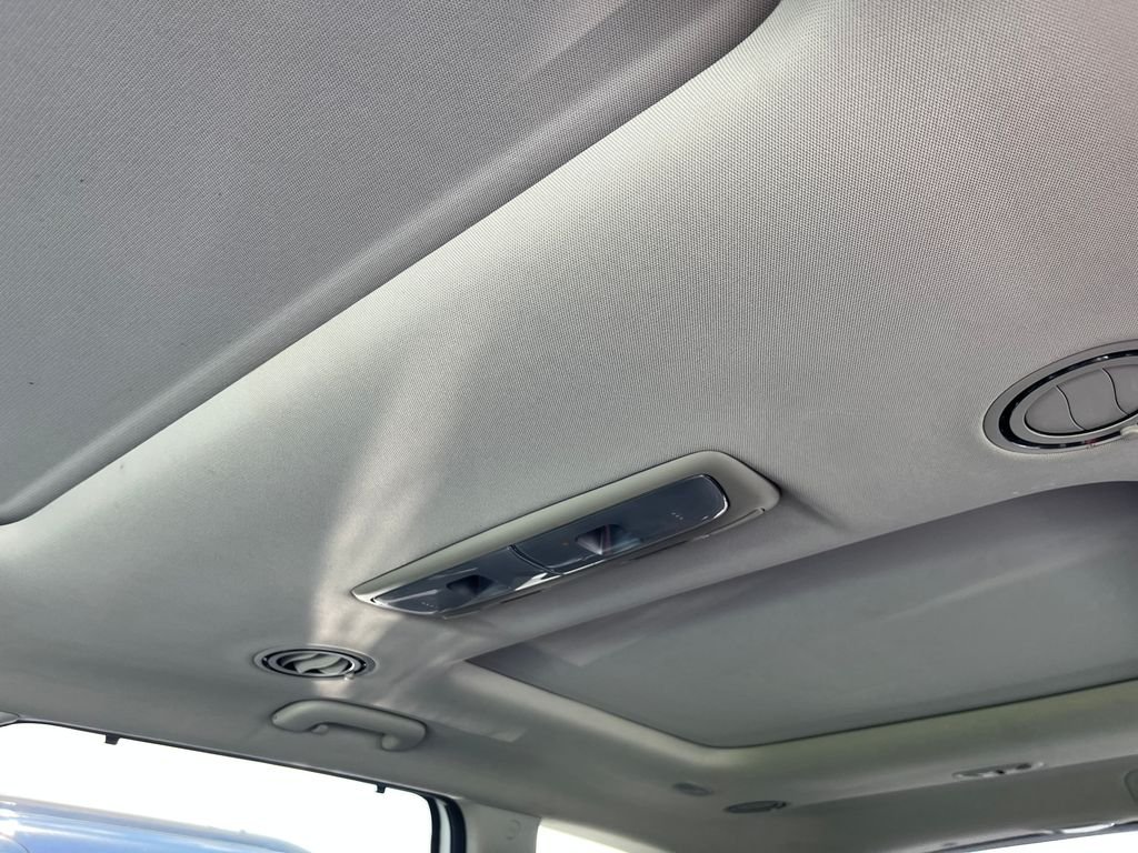 Used 2022 White Kia SX image 22