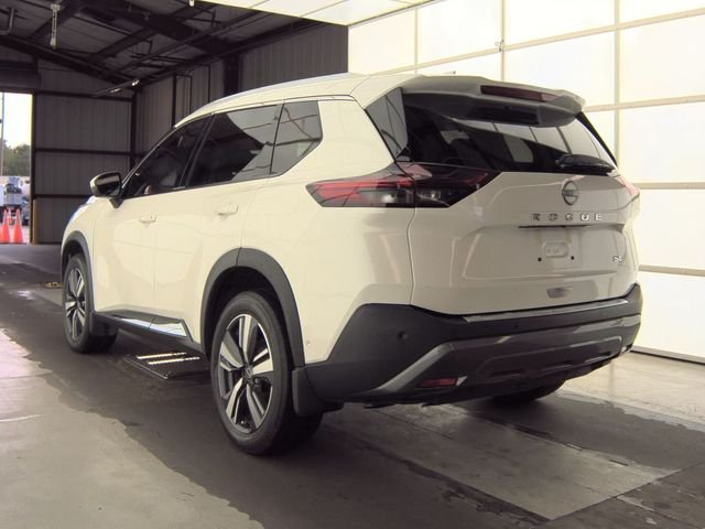 Used 2023 White Nissan SL image 3