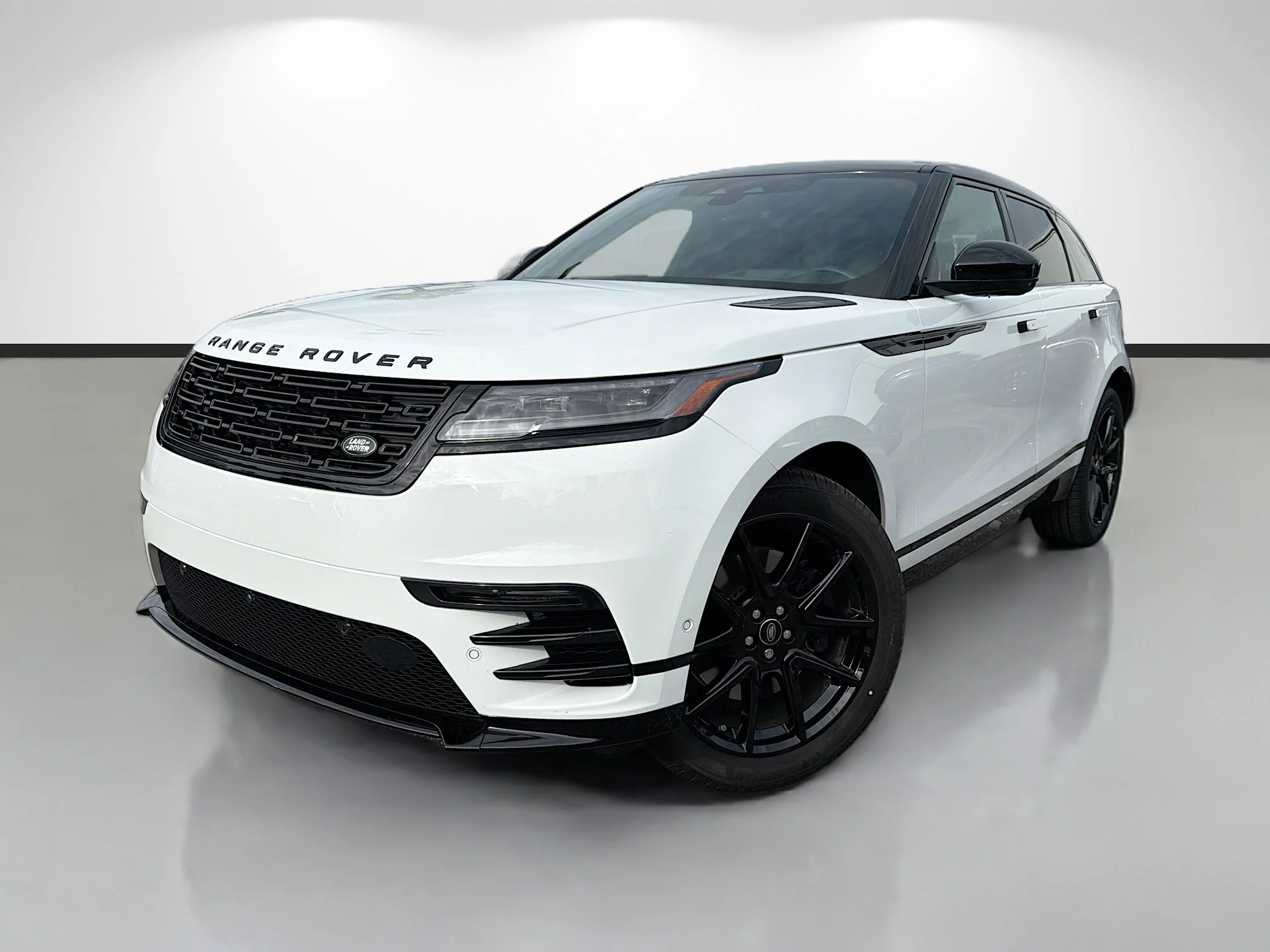 2026 Land Rover Range Rover Velar P400 Dynamic SE's photo