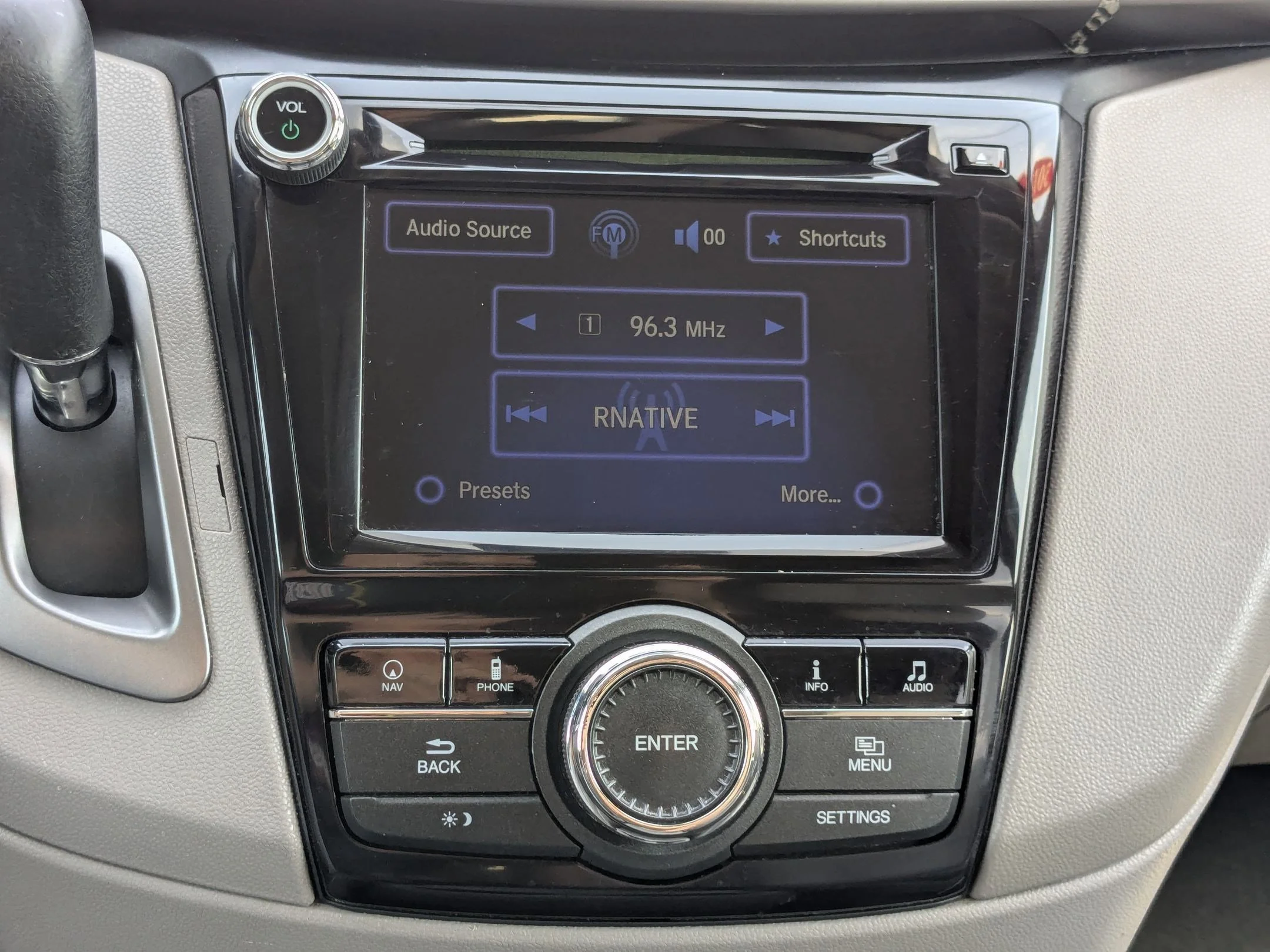 Used 2015 Modern Steel Metallic Honda EX-L image 23
