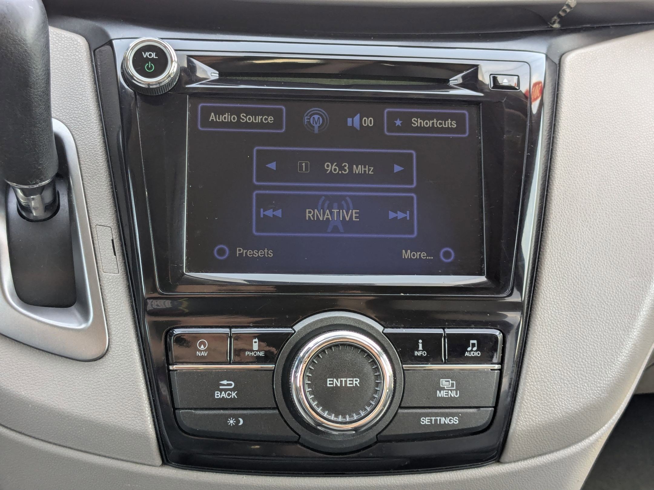 Used 2015 Modern Steel Metallic Honda EX-L image 23