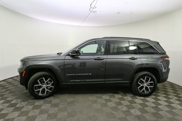 Used 2025 Gray Jeep Limited image 6