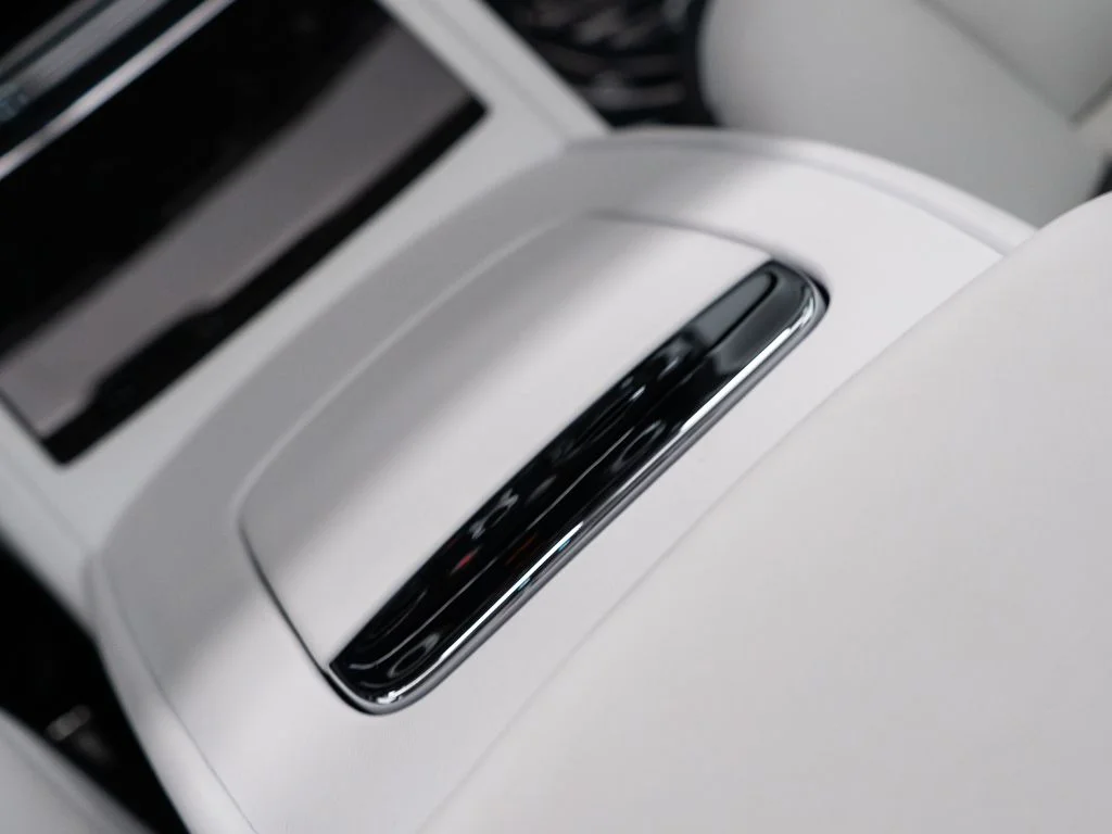 Certified Used 2023 Bespoke Crystal over Arctic White Rolls-Royce  image 40