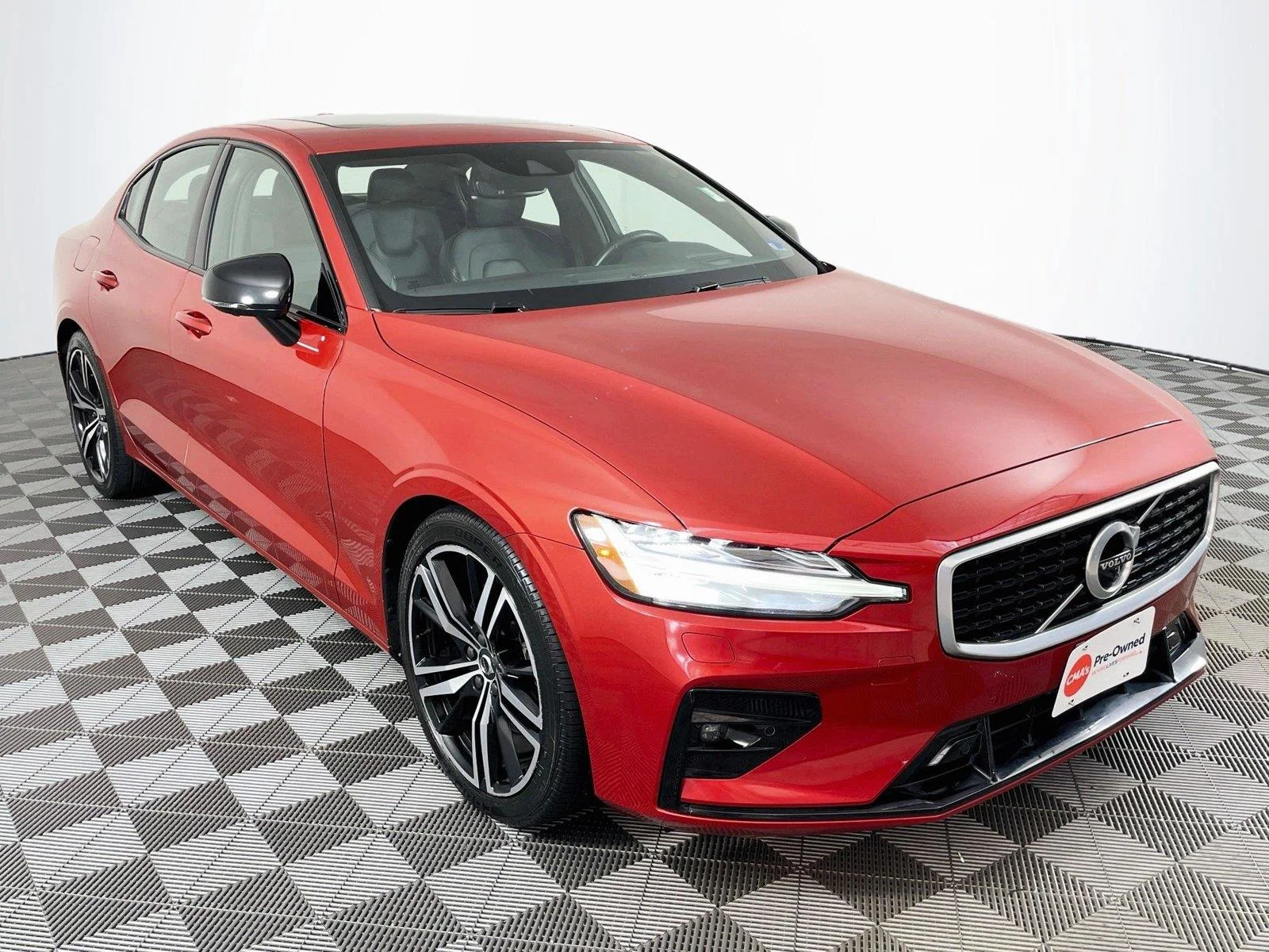 Used 2019 Fusion Red Metallic Volvo R-Design image 1