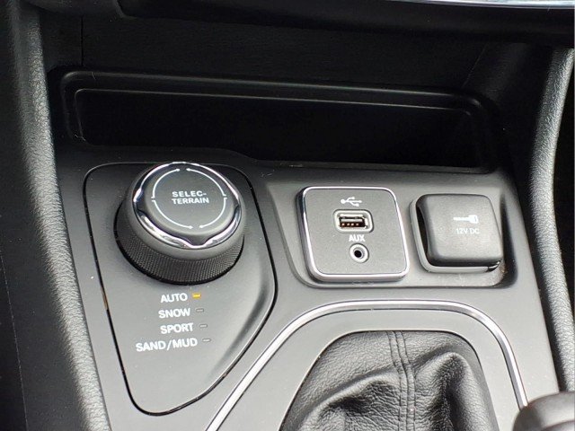 2019 Jeep Cherokee Latitude - Photo 19