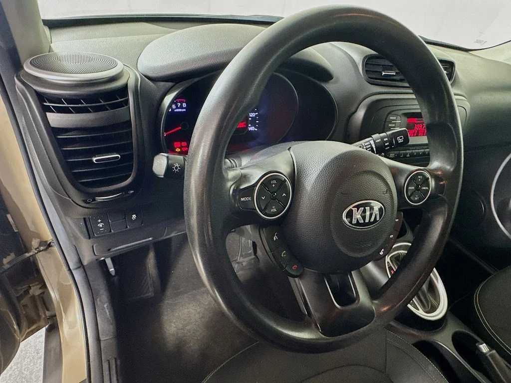 Used 2014 Brown Kia Plus image 11