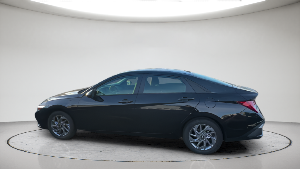 Used 2026 Black Hyundai Blue image 9