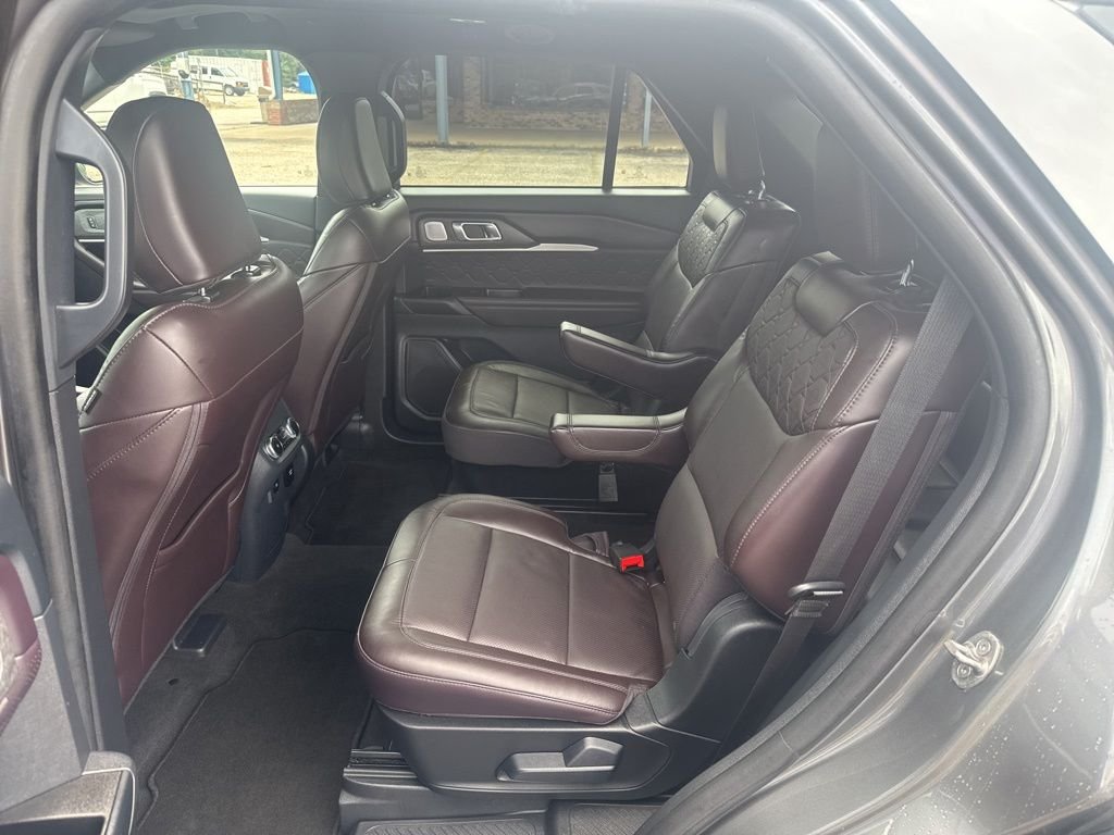 Used 2025 Gray Ford Platinum image 11