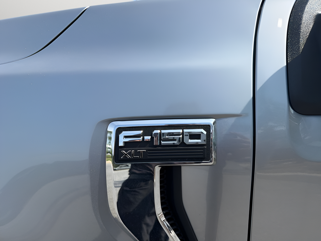 Used 2025 Silver Ford XLT image 37