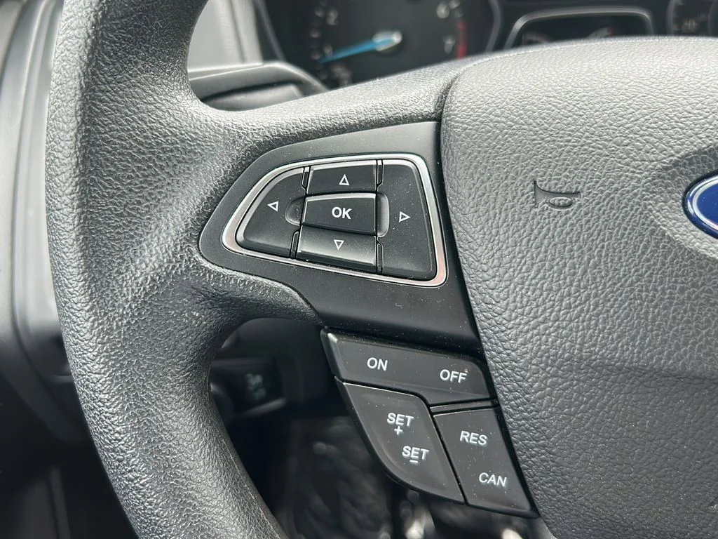 Used 2018 Blue Ford SEL image 15