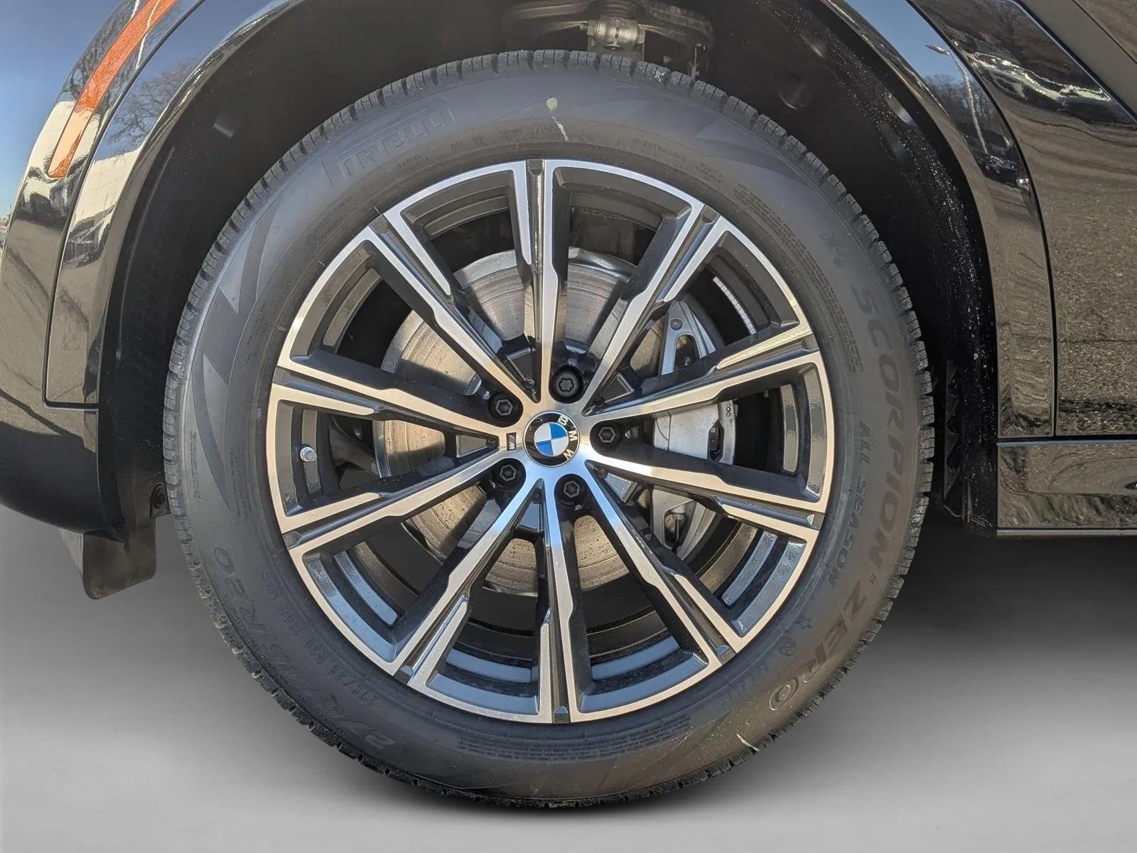 Used 2026 Black Sapphire Metallic BMW xDrive40i image 10