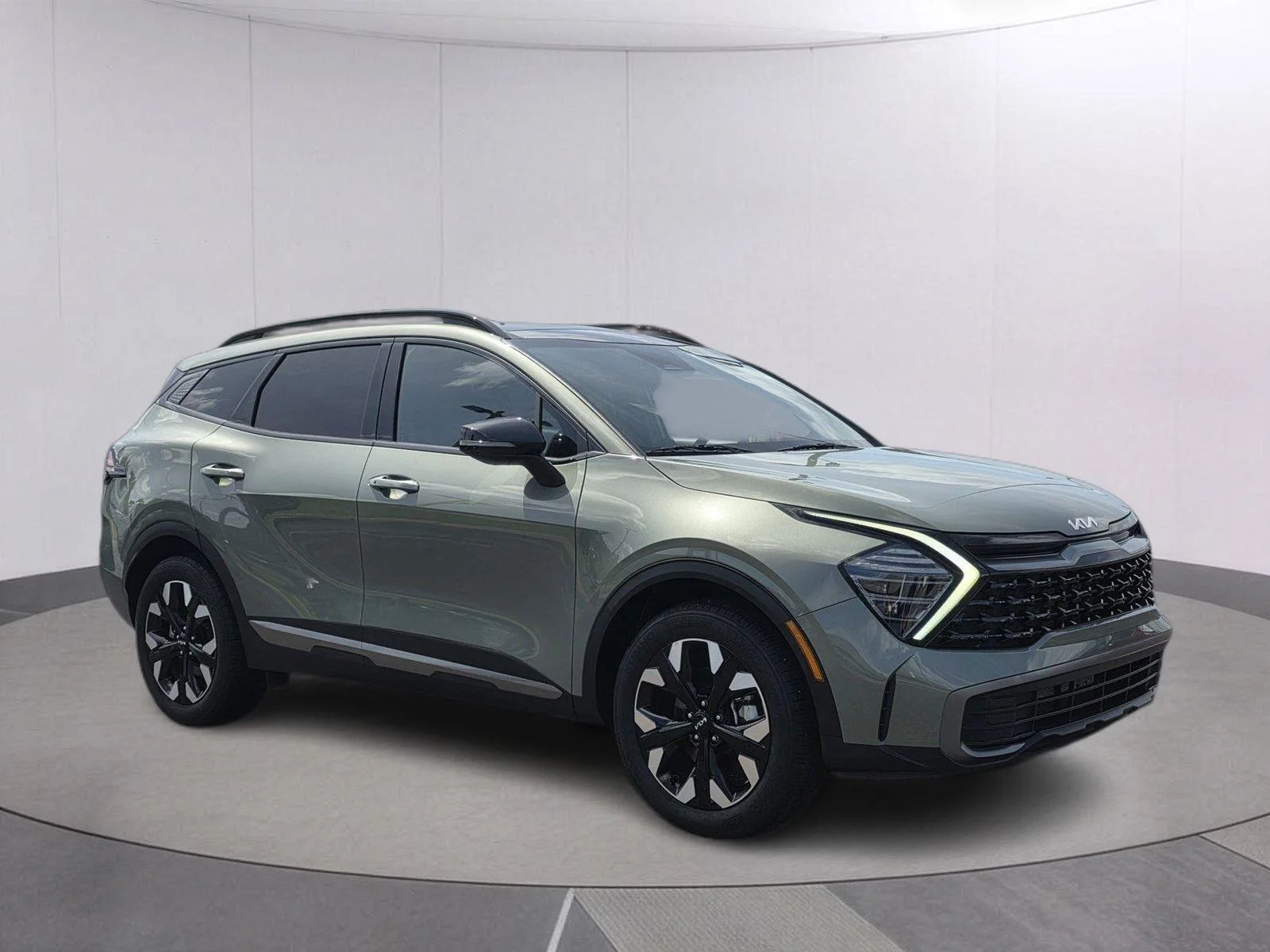 Used 2024 Jungle Green Kia X-Line image 3