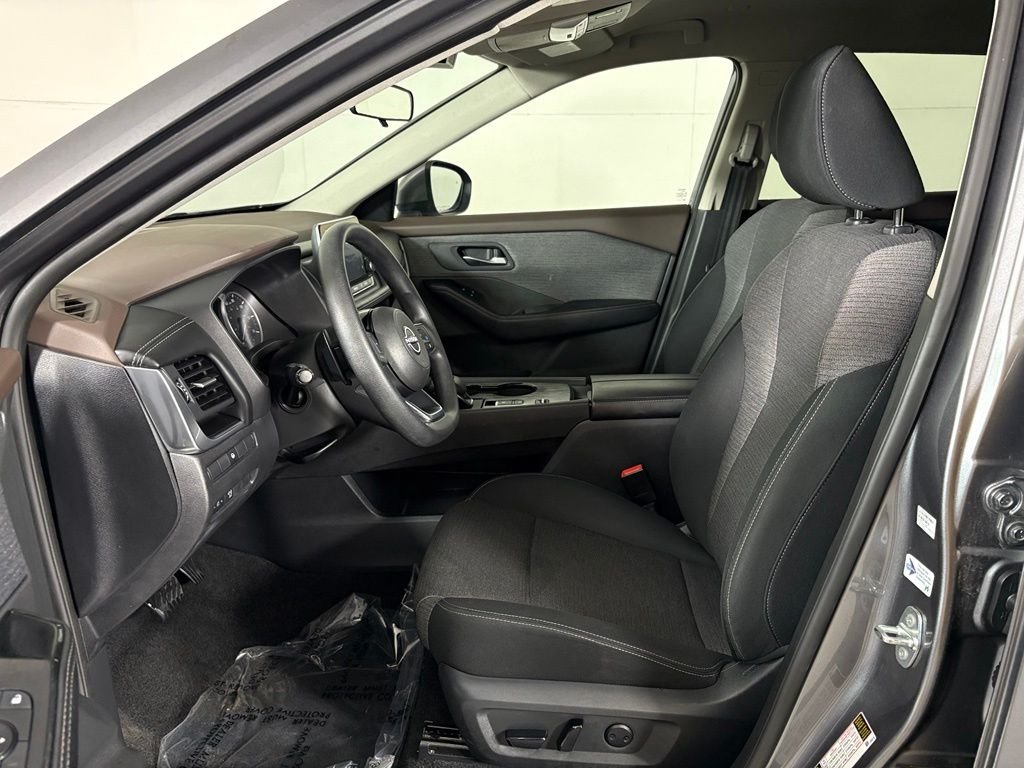 Used 2023 Gray Nissan SV image 16