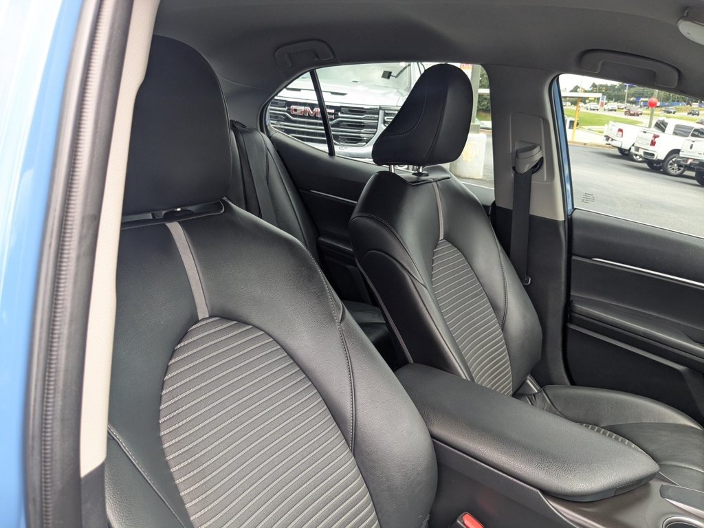 Used 2023  Toyota SE image 25
