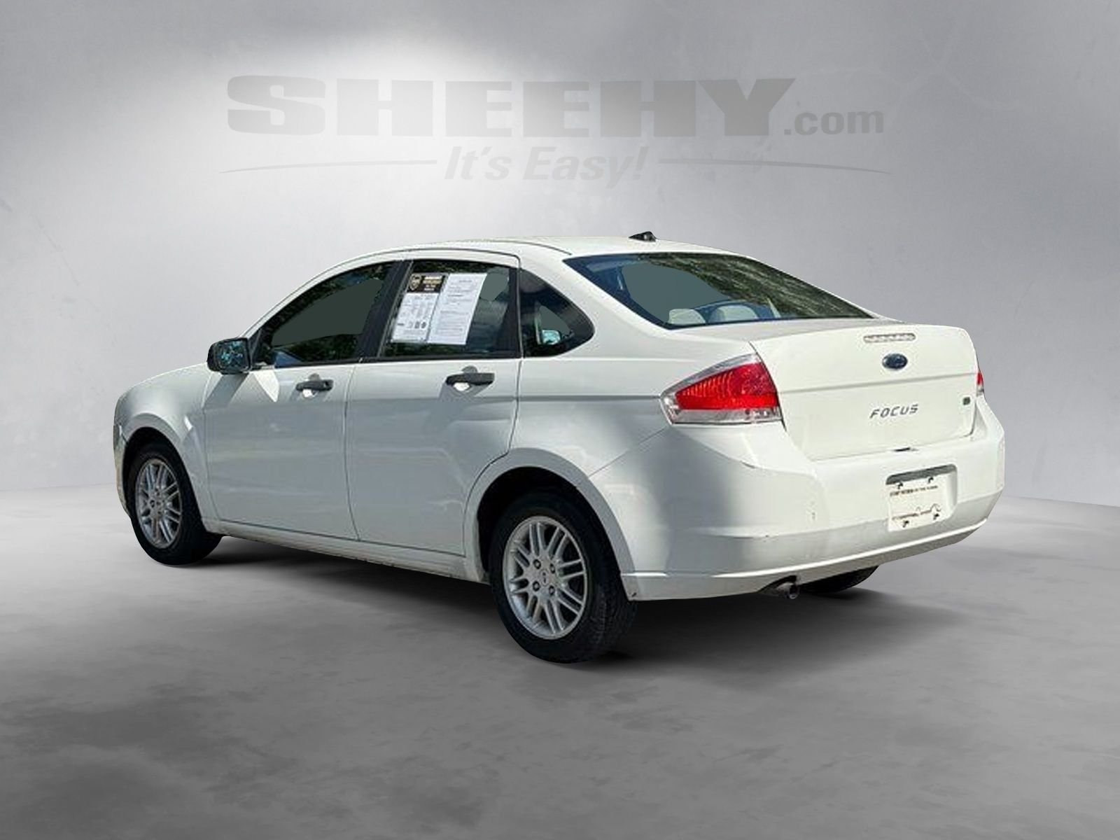 Used 2011 White Ford SE image 9