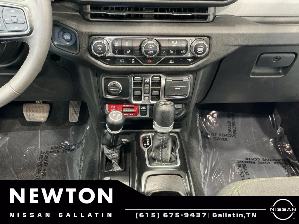 Used 2024 Earl Clearcoat Jeep Willys 4xe image 19