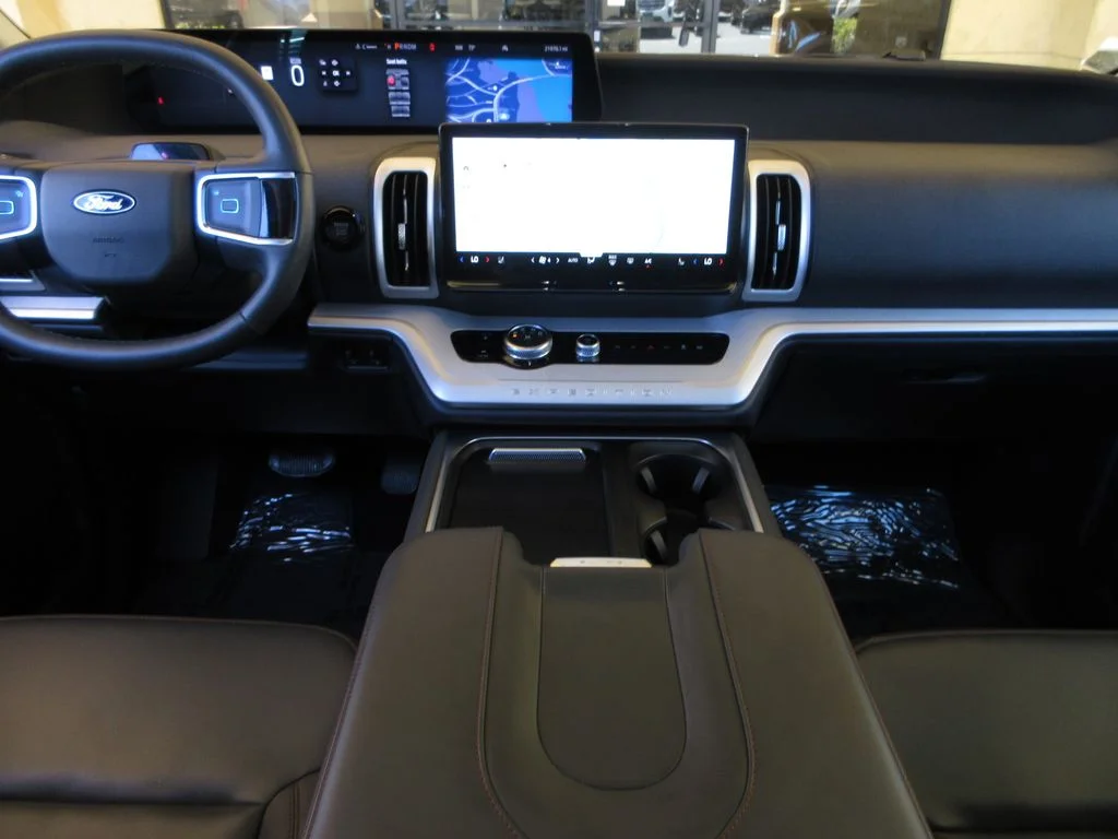 Certified Used 2025 Oxford White Ford Active image 17