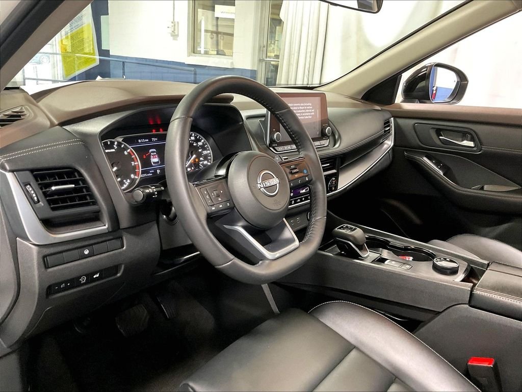 Used 2023 White Nissan SV image 8
