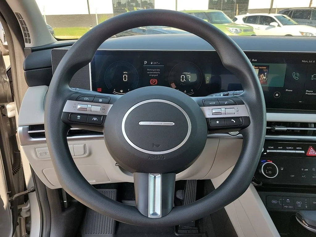 Used 2025 Shimmering Silver Hyundai SEL image 20