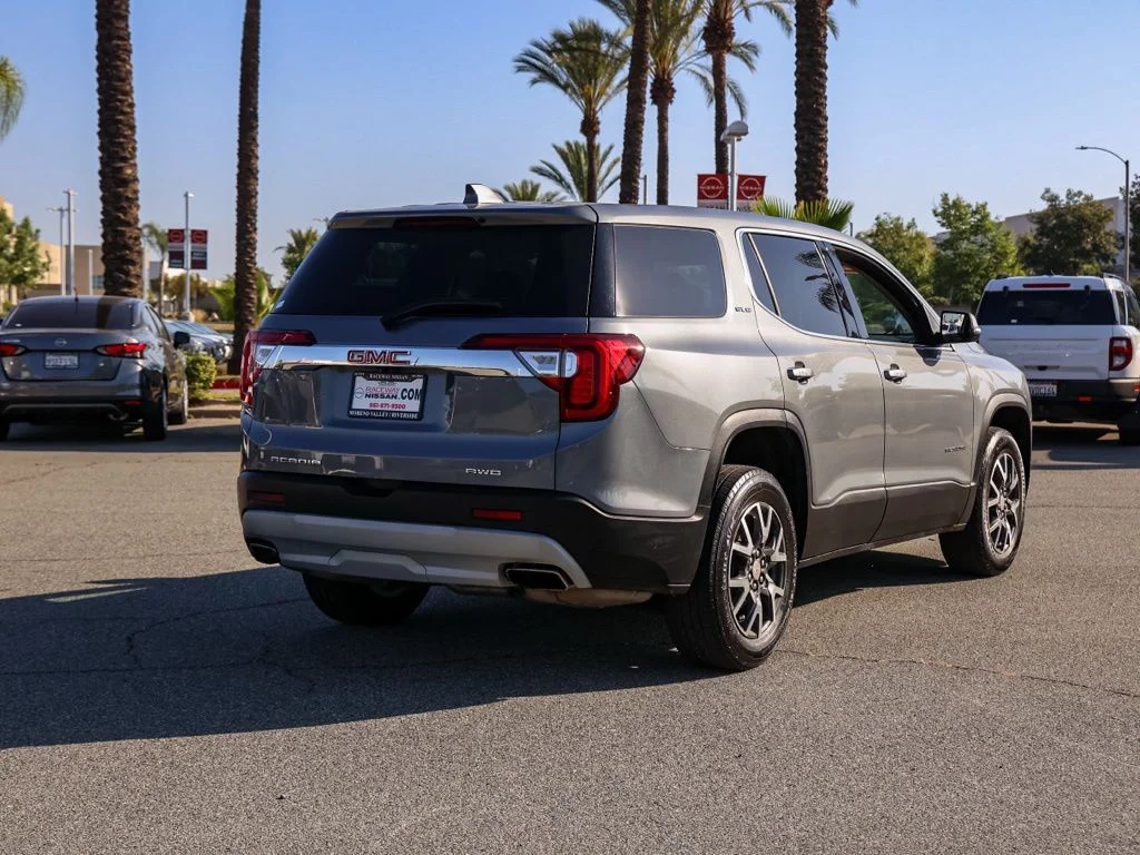 Used 2022 Gray GMC SLE image 4
