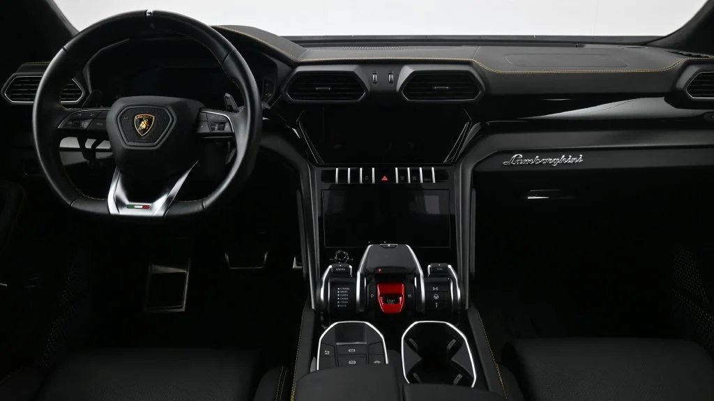 Used 2022  Lamborghini Base image 4