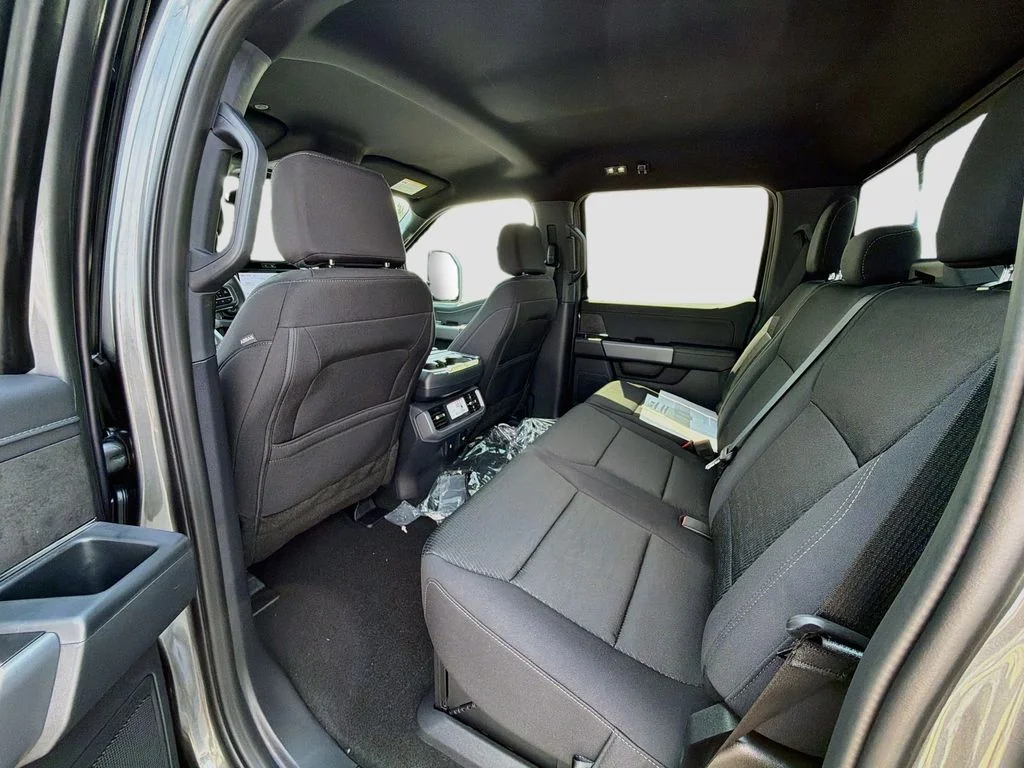 New 2026 Carbonized Gray Metallic Ford XLT image 9