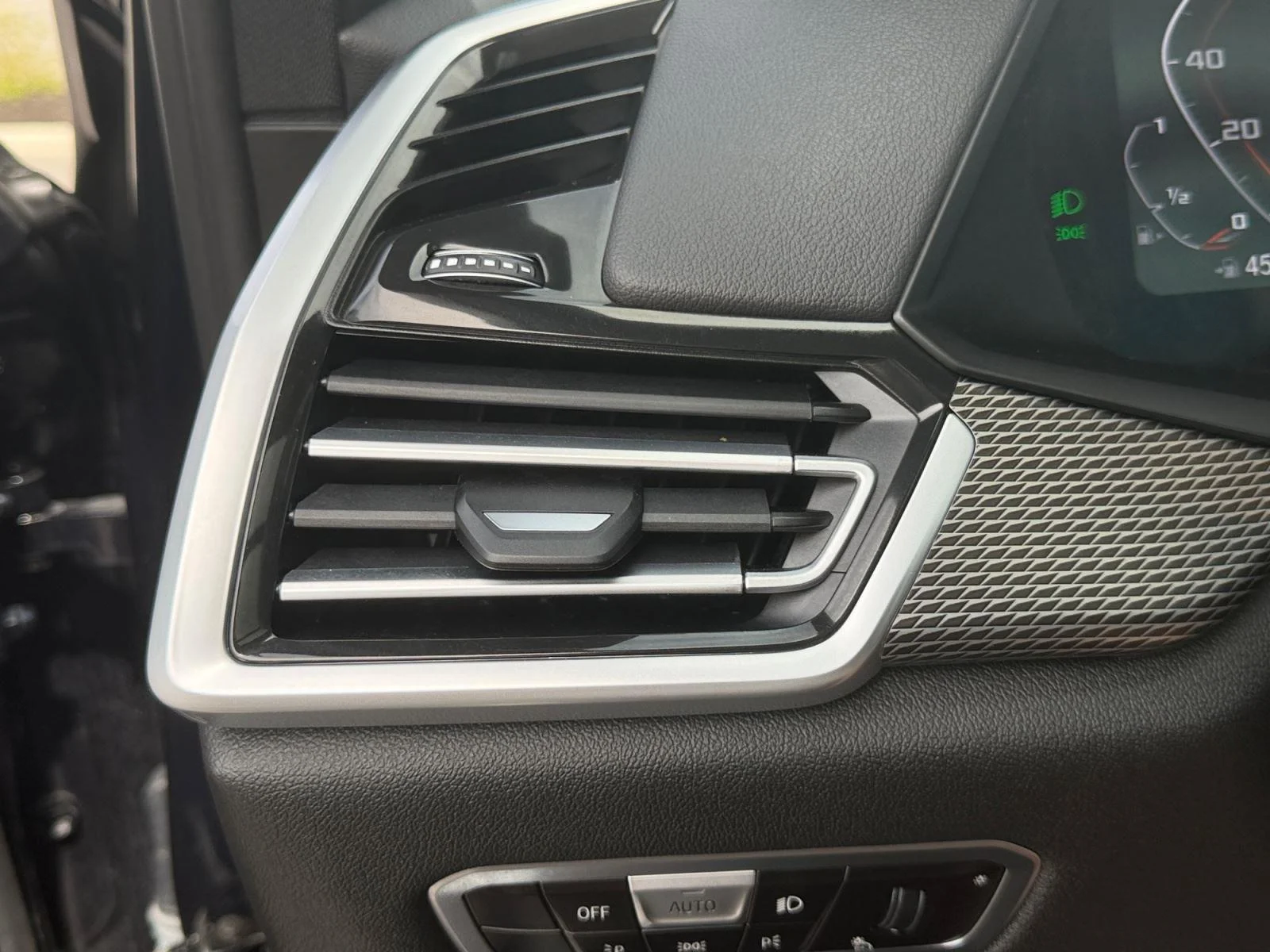 Used 2022 Carbon Black Metallic BMW M50i image 35