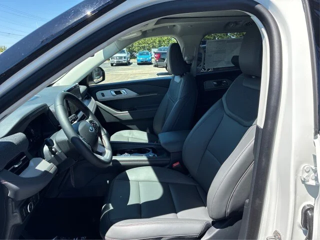 New 2026 Star White Metallic Tri-Coat Ford Active image 33