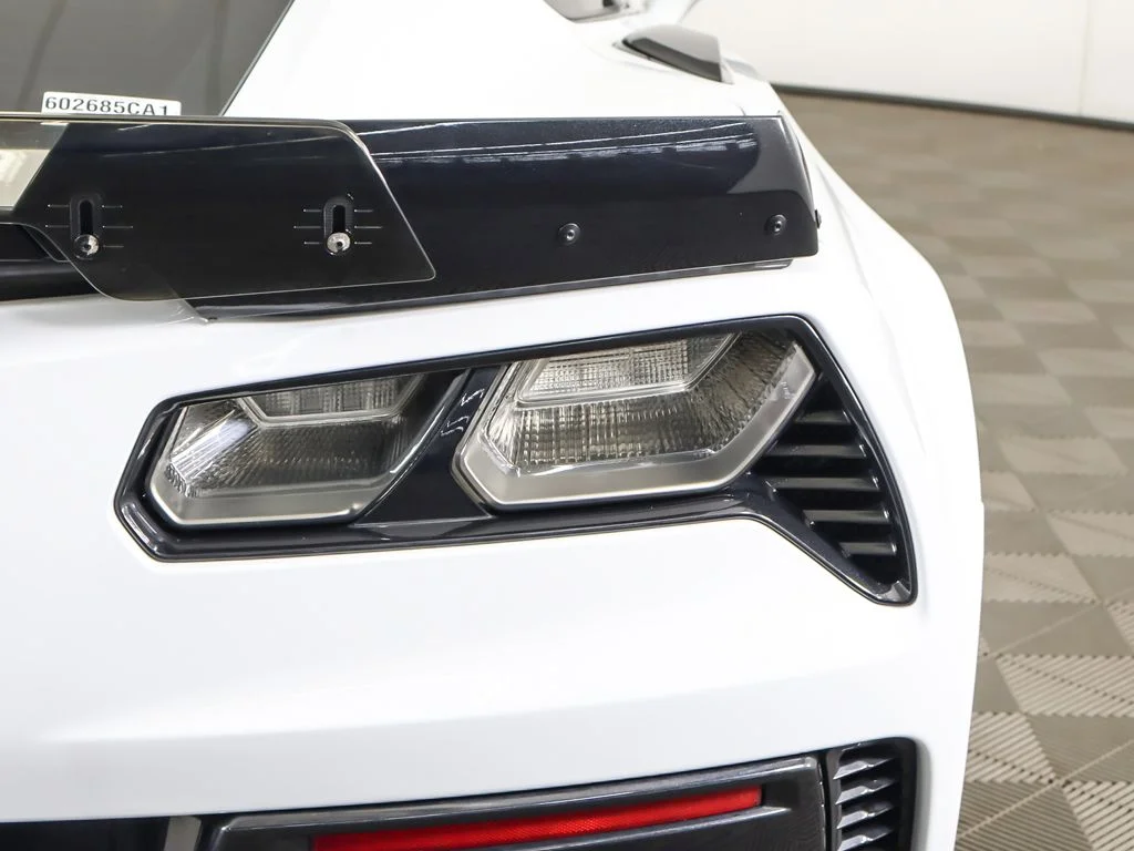 Used 2017 Arctic White Chevrolet Z06 image 16