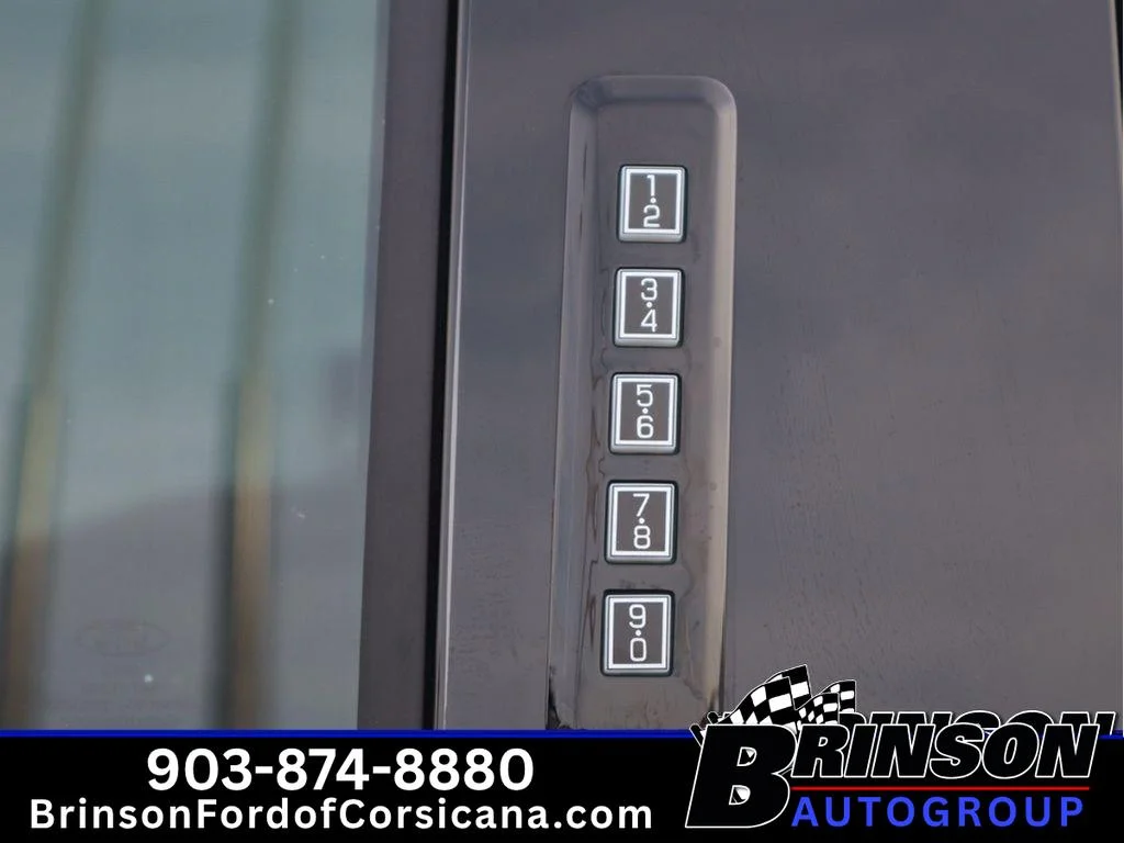 New 2026 Star White Metallic Tri-Coat Ford Platinum image 10