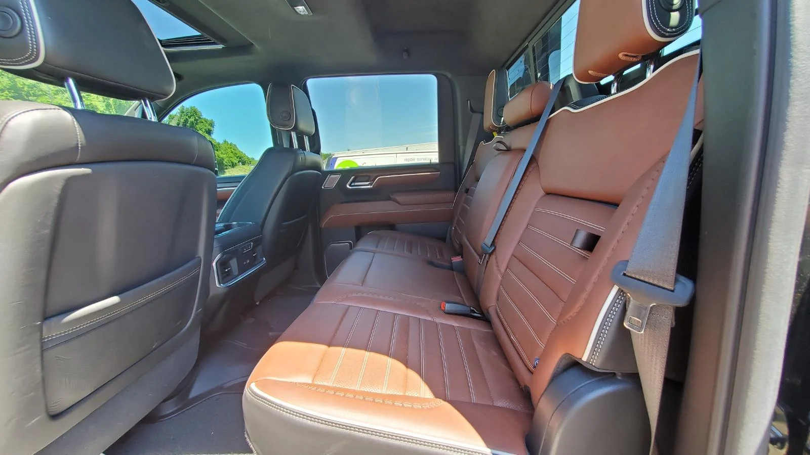 Used 2024 Onyx Black GMC Denali Ultimate image 5