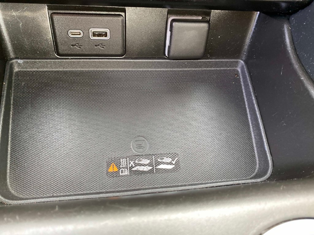 Used 2021 White Chevrolet LT image 18